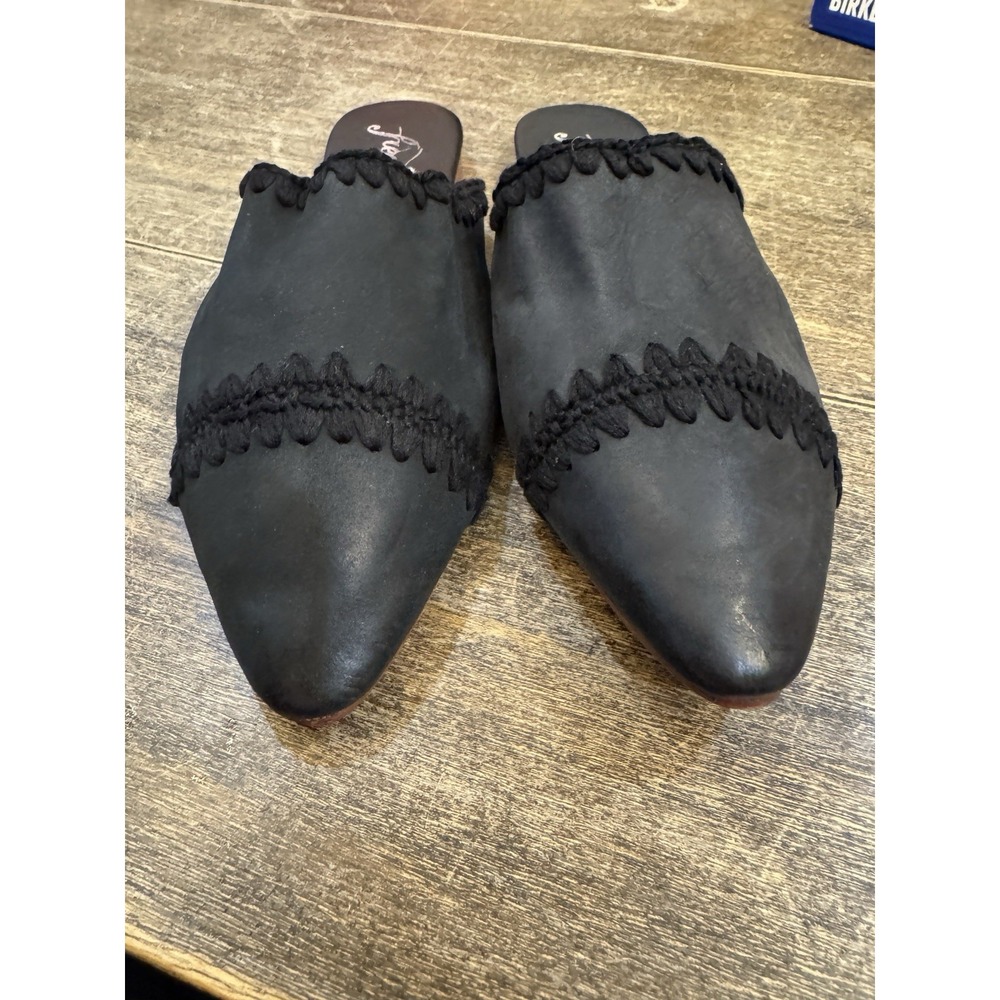 NEW Free People Black Leather San Marino Slip-On Flat Mules Size 37 Embroidered - Picture 5 of 11